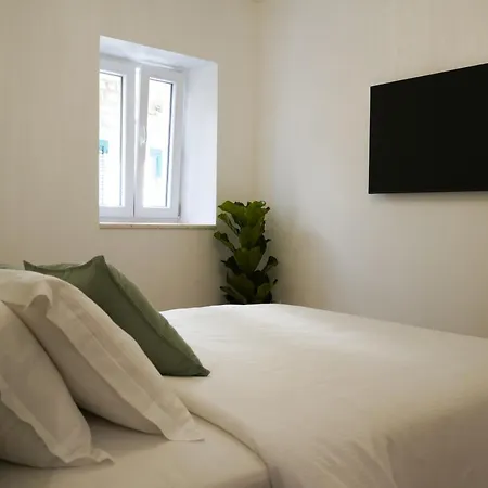 Daire Luxury Beachside Stobrec, 30m To Pebble Beach, Restaurants, Center Of Stobrec *
