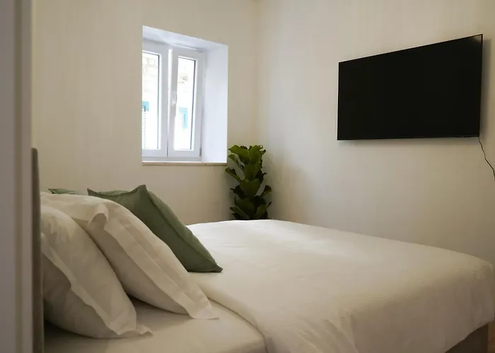 Daire Luxury Beachside Stobrec, 30m To Pebble Beach, Restaurants, Center Of Stobrec *